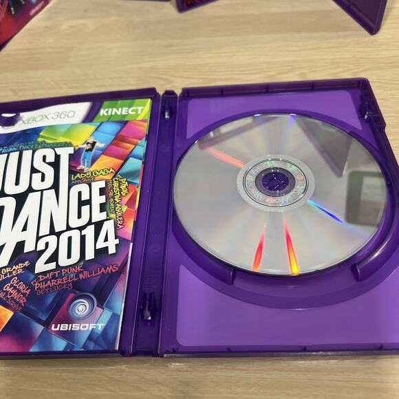 Just Dance 3, Just Dance 4 & Just Dance 2014 (Xbox 360) Kinect Games Bundle - Picture 5 of 7